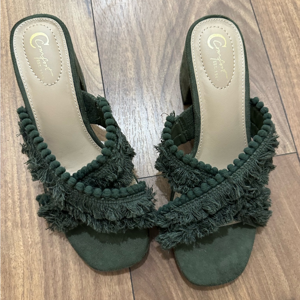 Size 8, Army green block heel sandals
